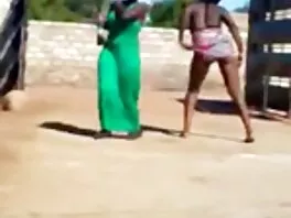 Nubile Ami порно със стари бабички Hyuuga поема двама наведнъж