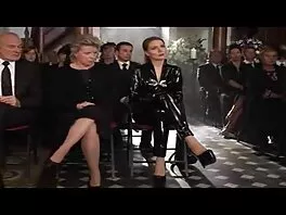 МИЛФ на върха на света секс с стари баби и твърд хуй